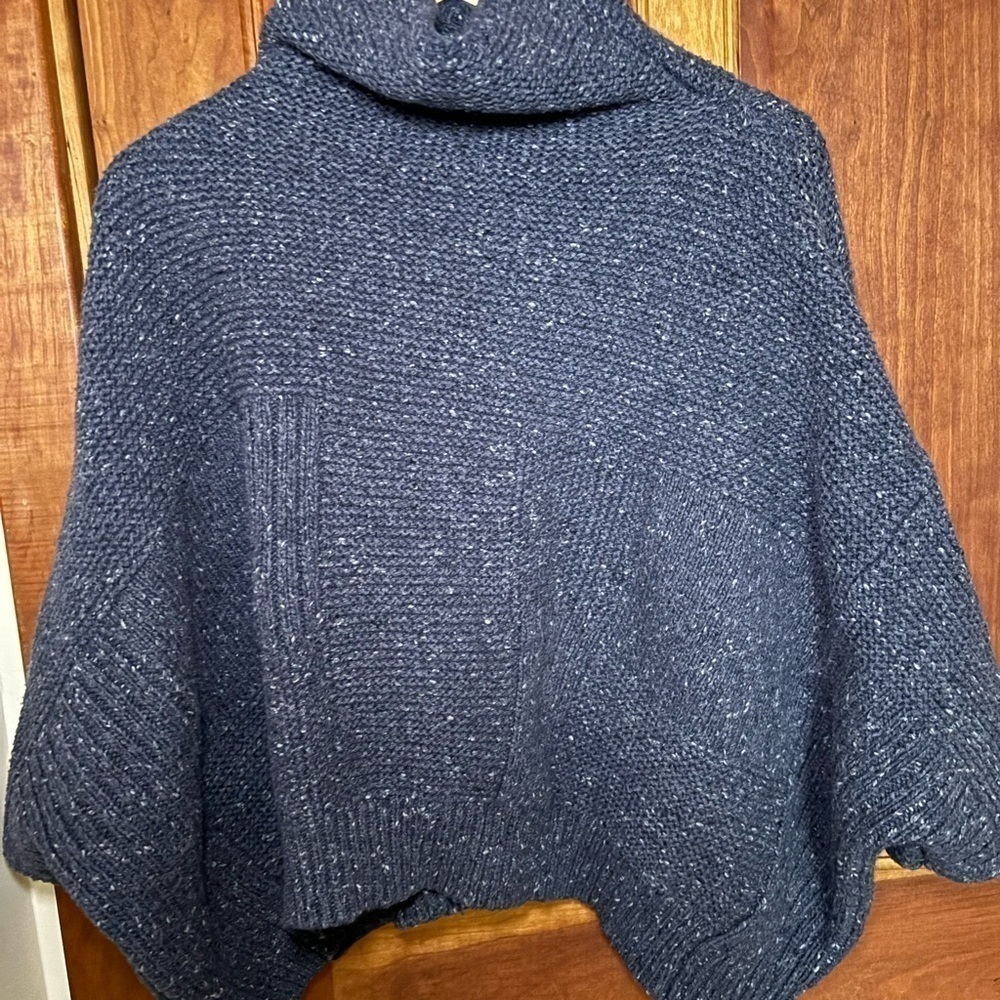 DKNY Blue Cropped Women’s Sweater - size small​ - Picture 3 of 4